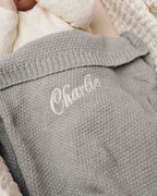 Gestrickte Decke Grau